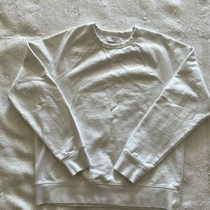 Everlane white sweatshirt